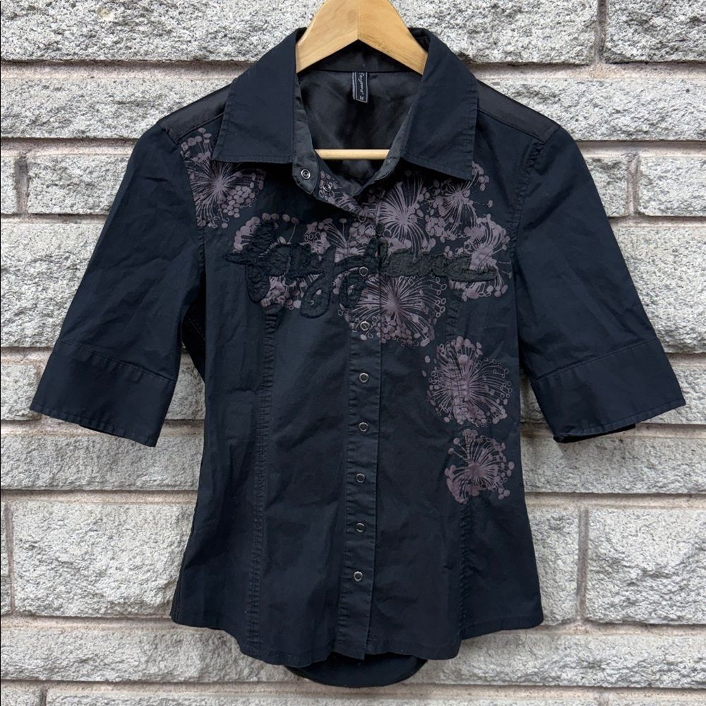 Y2K Foxy Jeans button-down shirt with 3/4 sleeves and embroidered floral